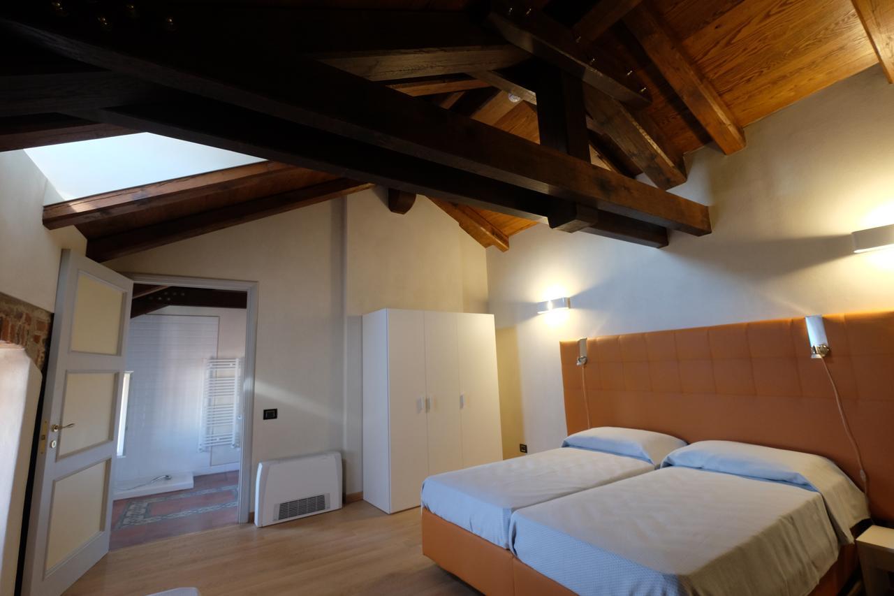 Palazzo Sacco Hostello Fossano Exteriör bild