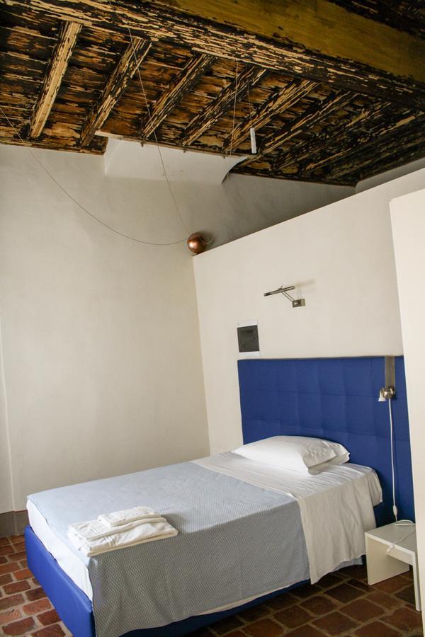 Palazzo Sacco Hostello Fossano Exteriör bild